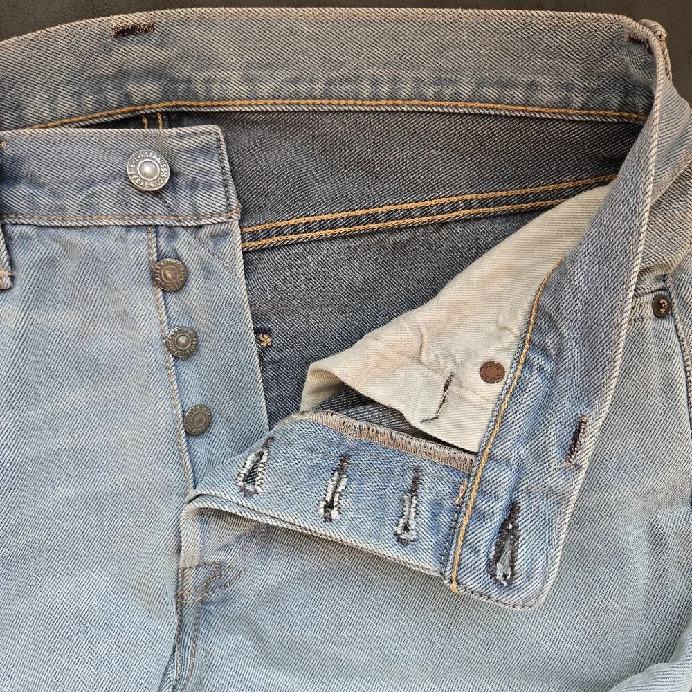 Levi's 501 Straight Leg Button Fly Jeans - Men's 31x34 - Picture 8 of 8